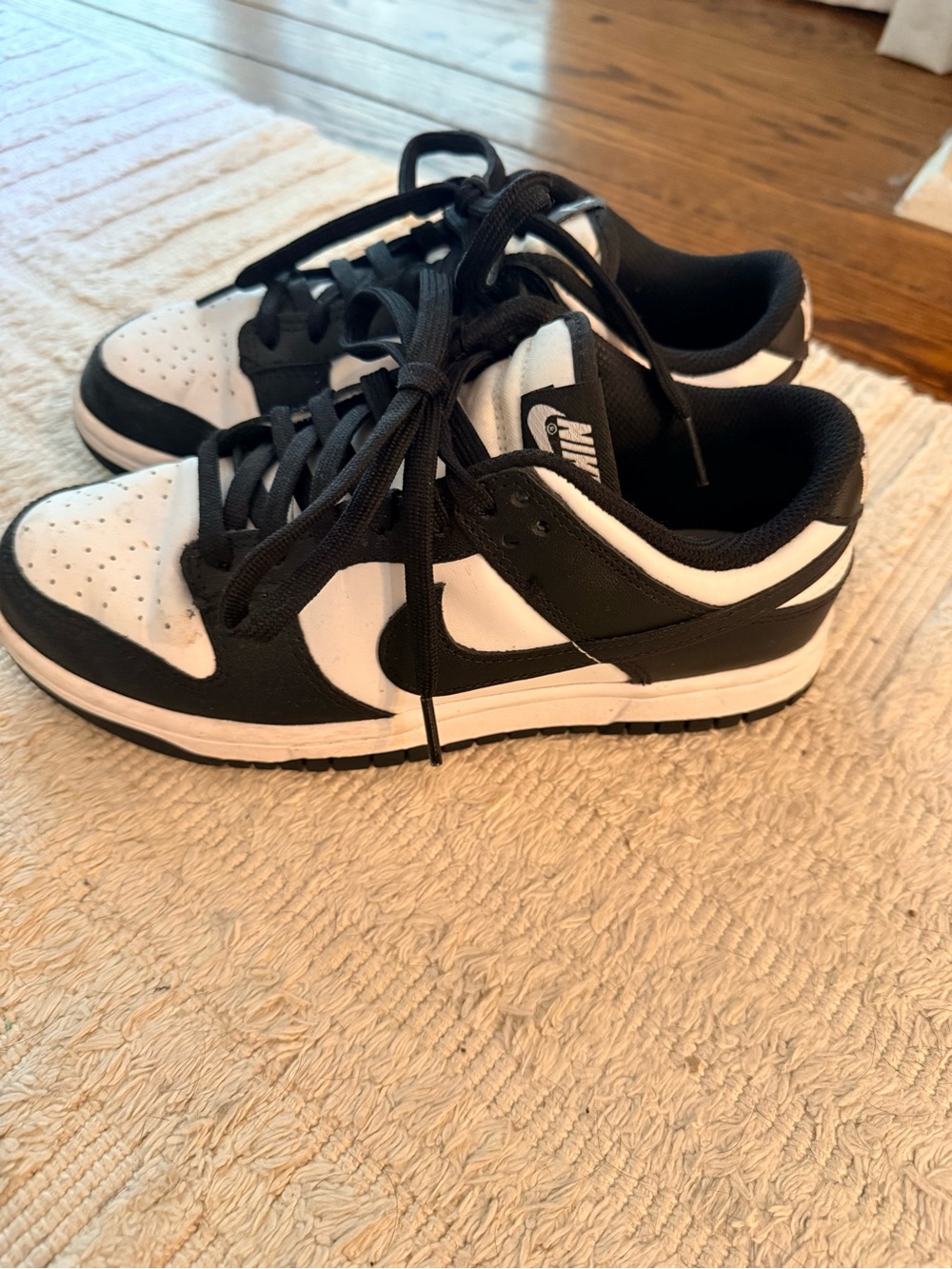 Nike women’s Pandas - Picture 2 of 5